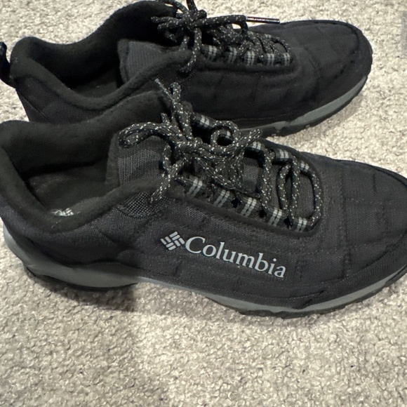 Shoes - Picture 4 of 5